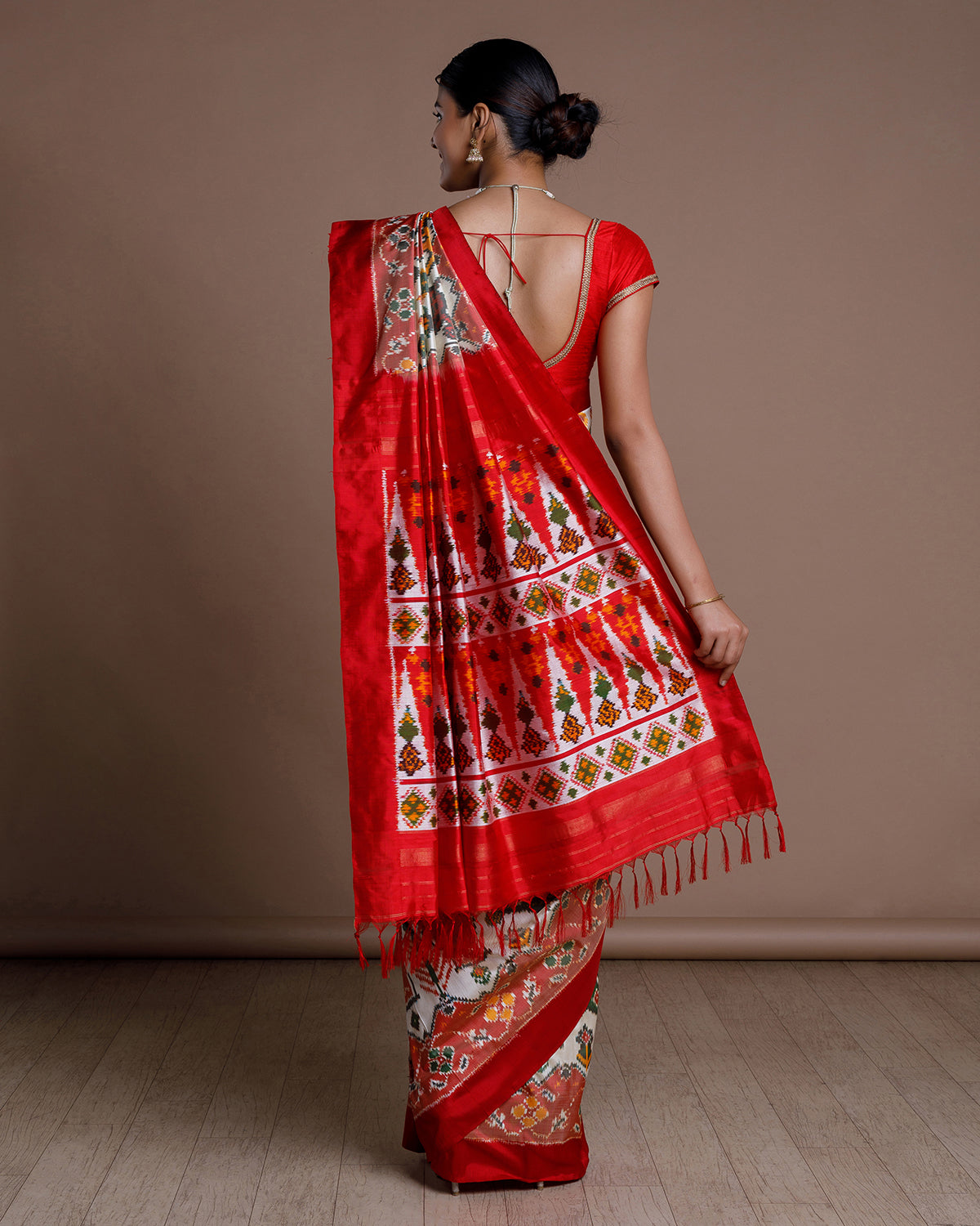 Half White Ikkat Handloom Silk Saree