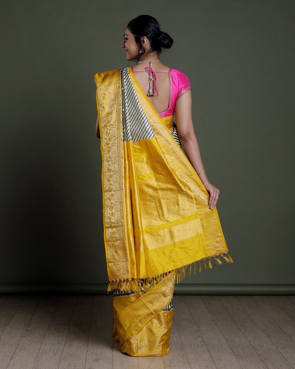 White Ikkat Handloom Silk Saree