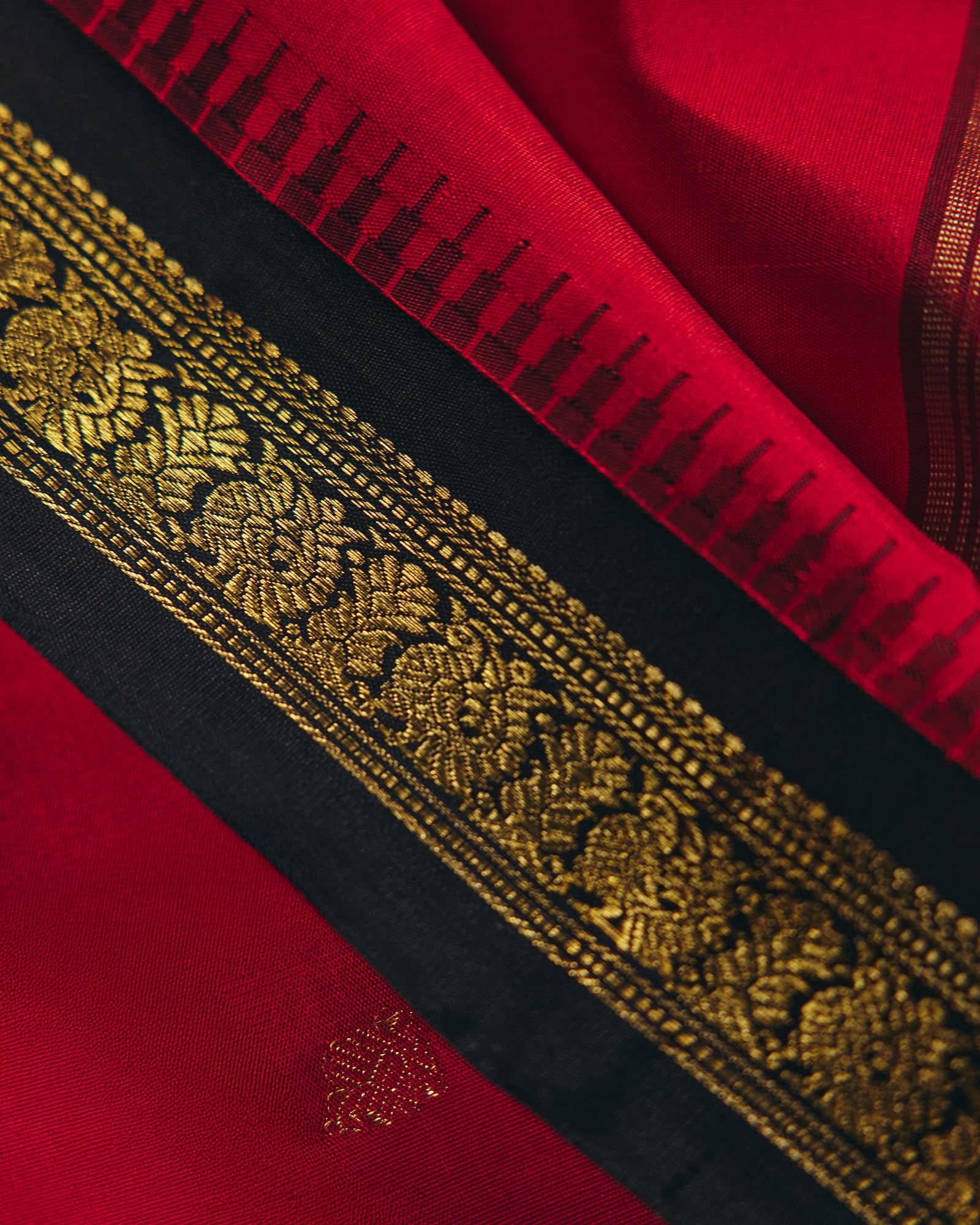 Red Kanchivaram Silk Saree - 044 of 105