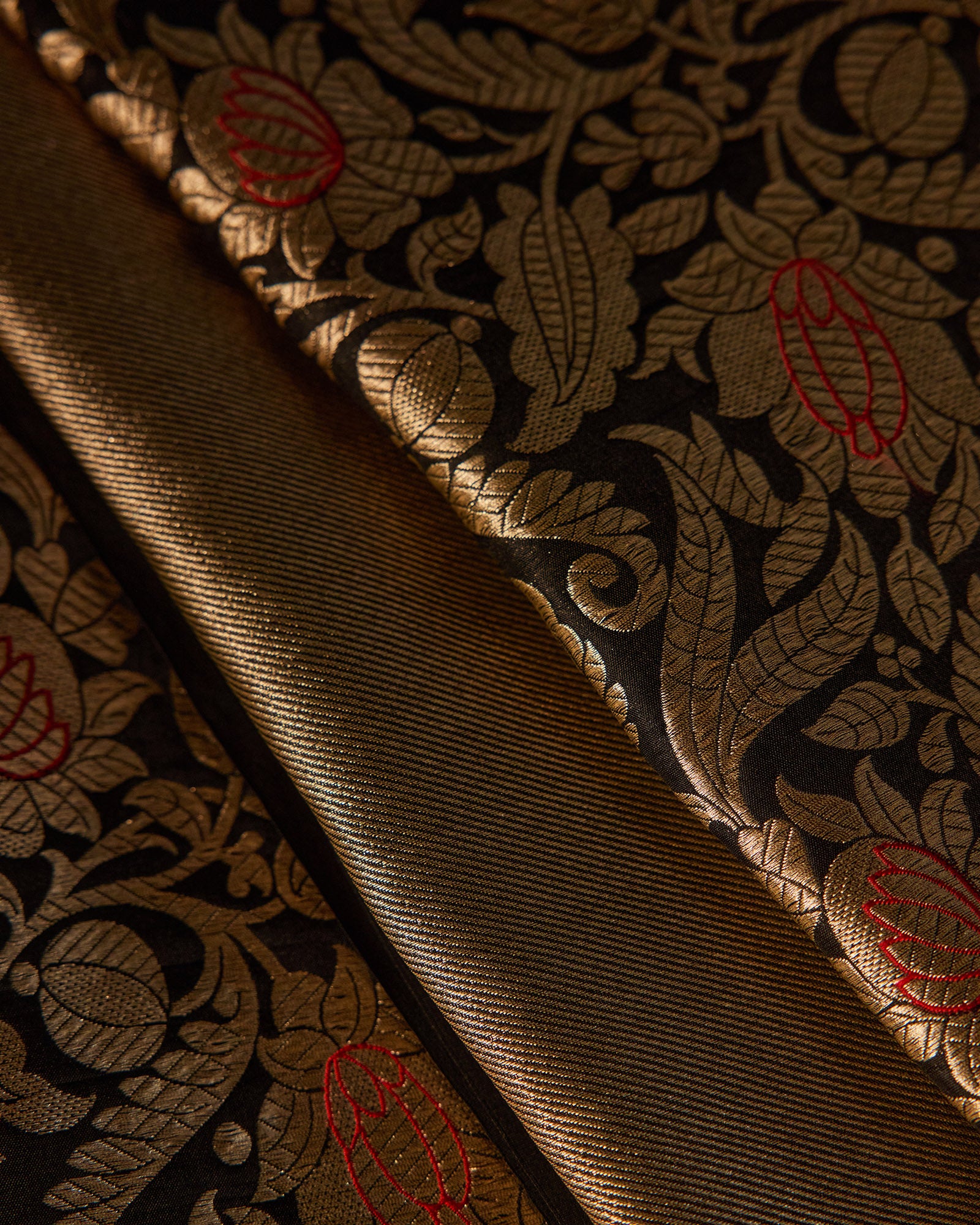 Black Banarasi Silk Saree - 095 of 105