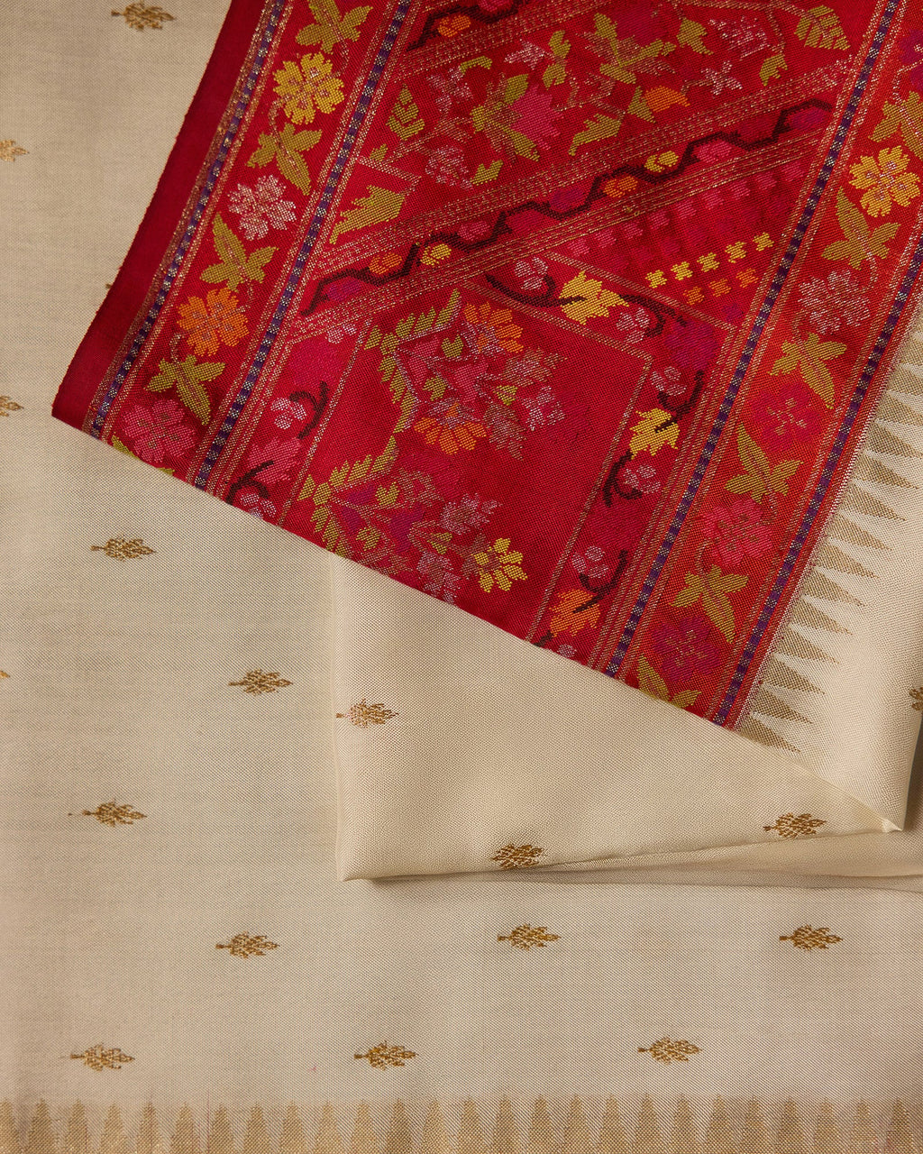 White Banarasi  Silk saree - 094 of 105